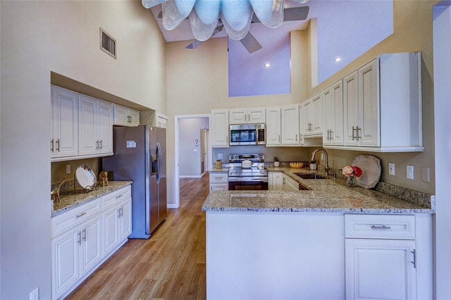 Photo - 7004 Golf Pointe Cir