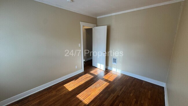 Photo - Vintage 1BD/1BA - Hawthorne/Belmont! Unit 2912