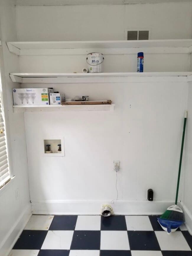 Photo - 295 Perryclear St