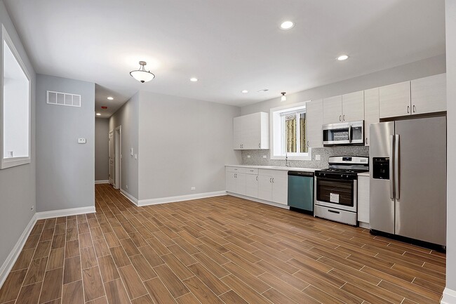 Photo - 5955 W Superior St Unidad G