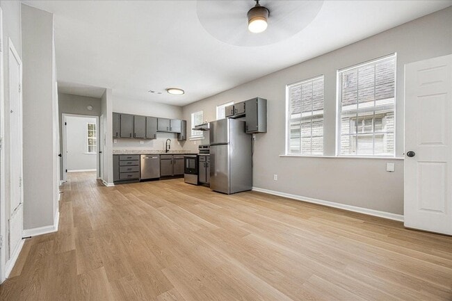 Photo - 2395 Forrest Avenue Unit 3