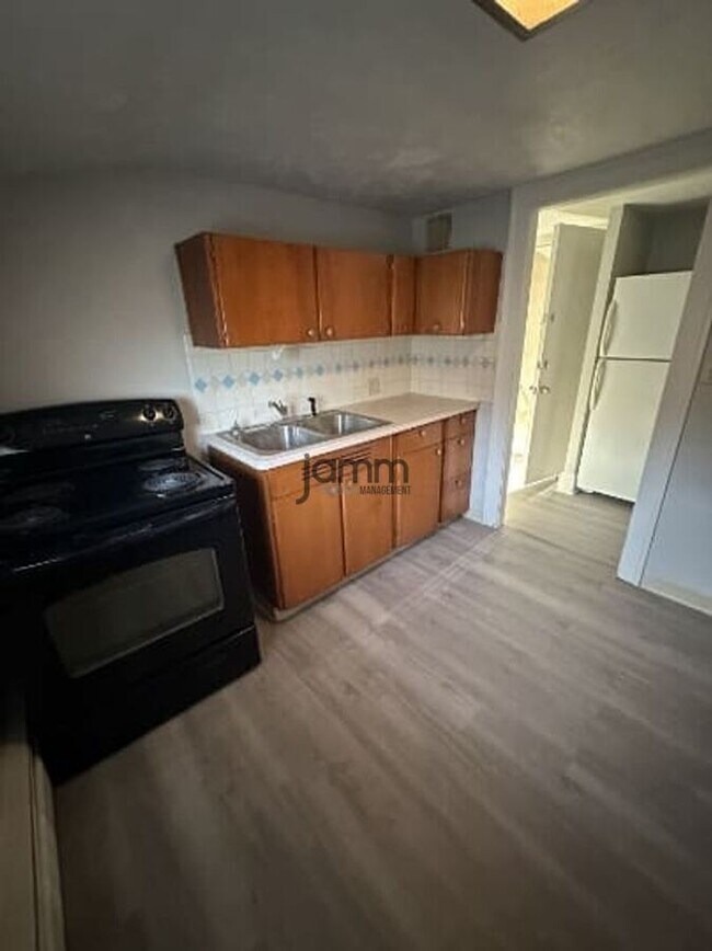 Photo - 14724 Clifton Blvd Unit Loft