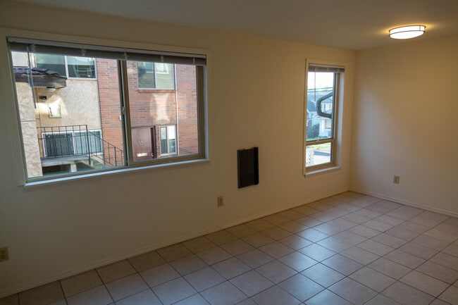 Photo - 4230 NE 8th Ave