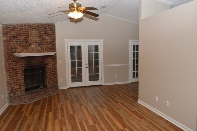 Photo - 3996 Bothwell Terrace