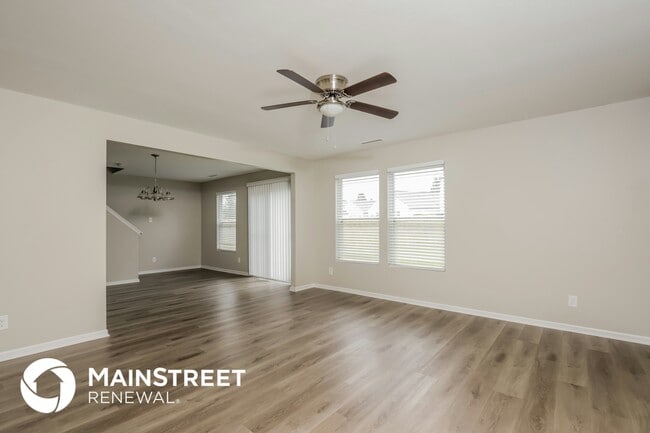 Photo - 729 Runningbrook Ln