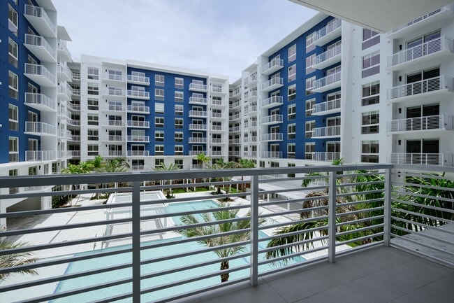 Photo - Blu Aventura