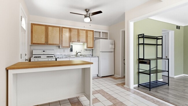 Photo - 2116 Michigan Blvd