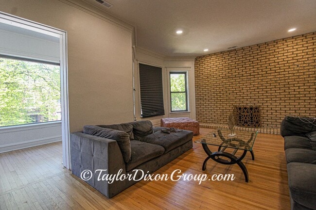 Photo - 6617 S Minerva Ave Unit Apt 2