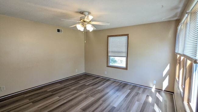 Photo - 3-bedroom in Lewis Central