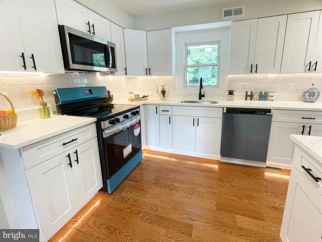 Photo - 1006 Circle Dr