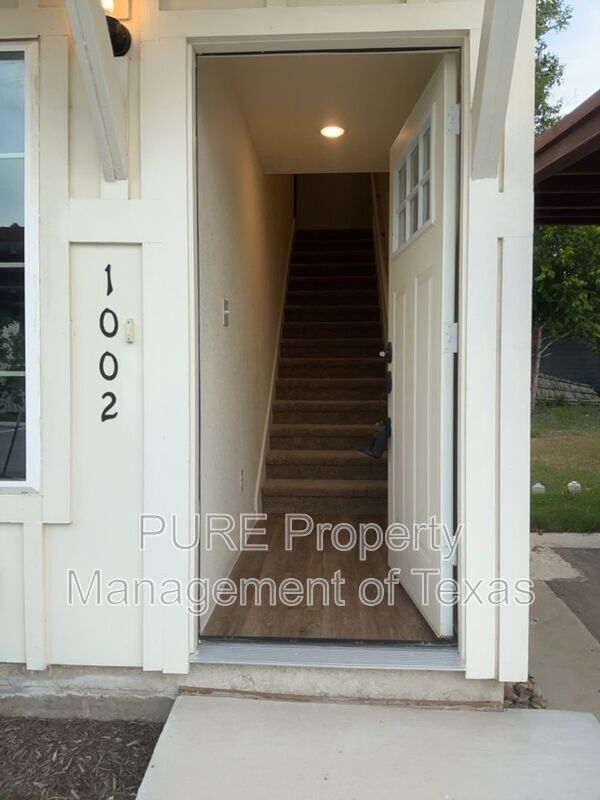 Photo - 2002 W 2nd St