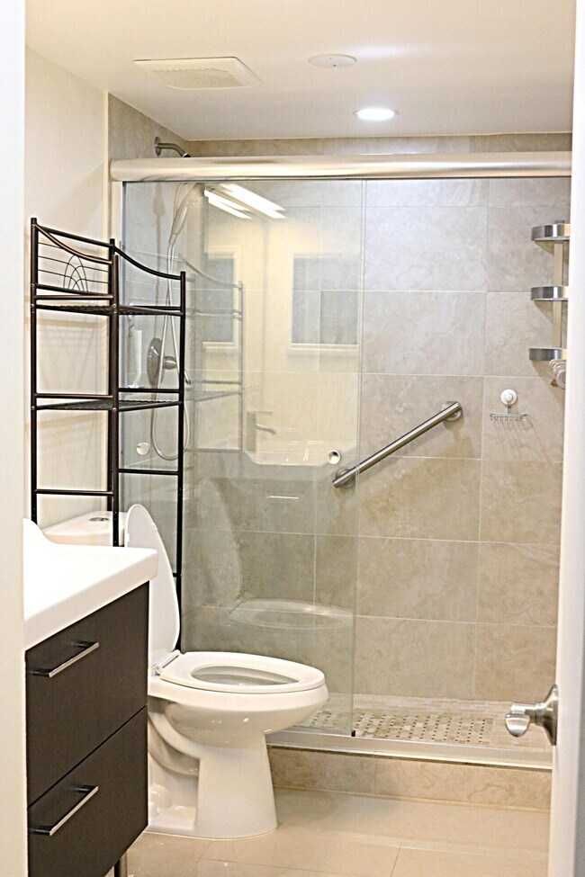 Photo - 230 NE 26th Ave Unit 1070