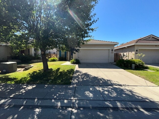 3 Bed | 2 Bath | 1330SF | Tenant Pays $200... - 3 Bed | 2 Bath | 1330SF | Tenant Pays $200... House