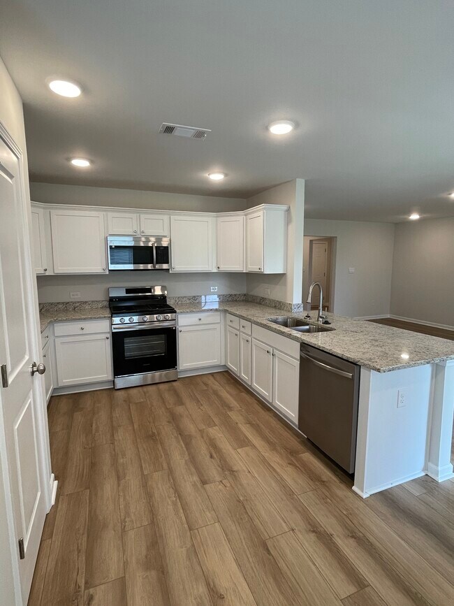 Photo - 571 Ridgeland Rd House