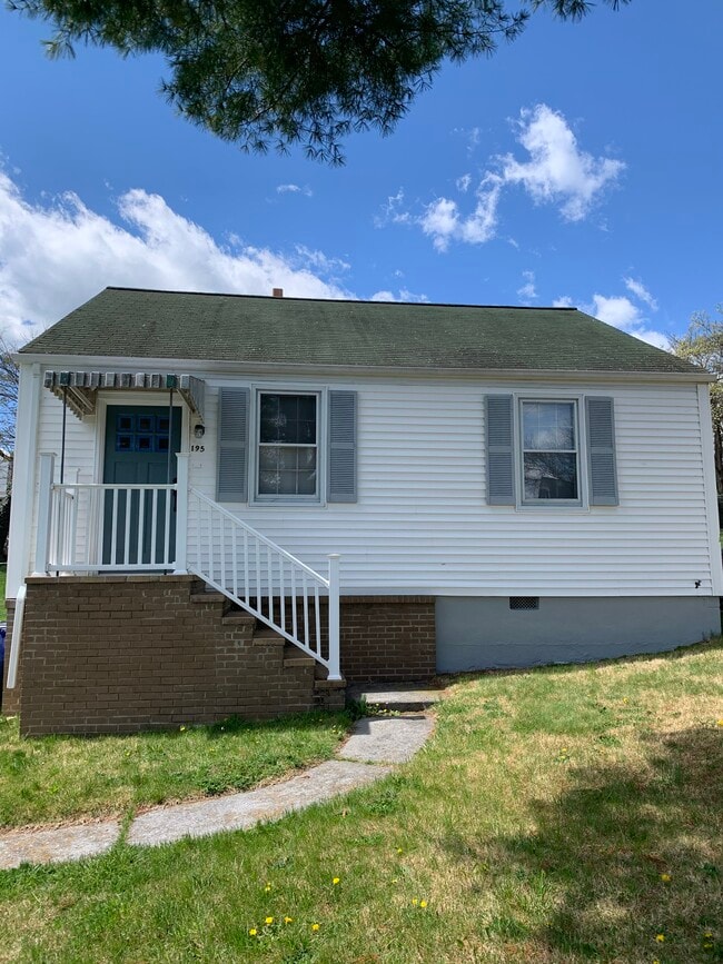 Photo - 195 Clearview Dr