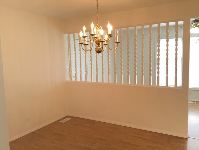 Photo - 835 Heather Ln