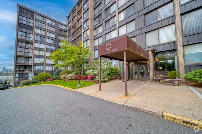 Building Photo - 9060 Palisade Ave Unit 304 Rental