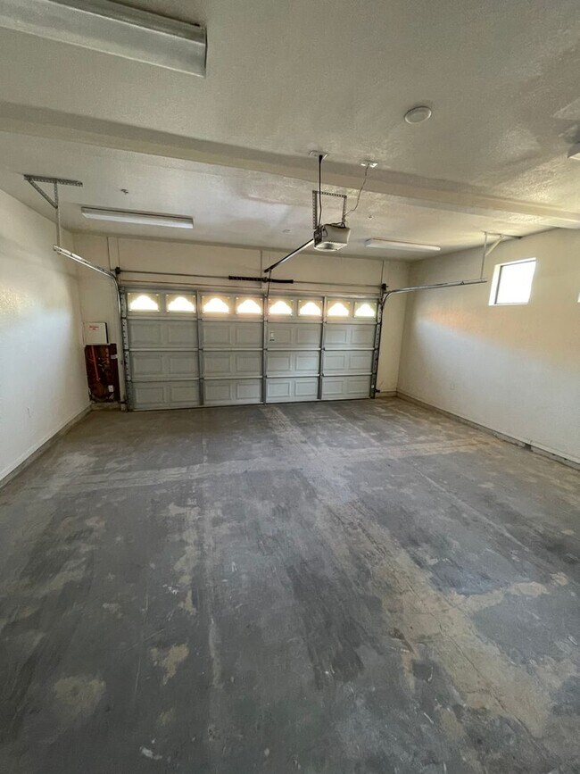 Photo - BEAUTIFULLY REMODELED TOWNHOUSE!