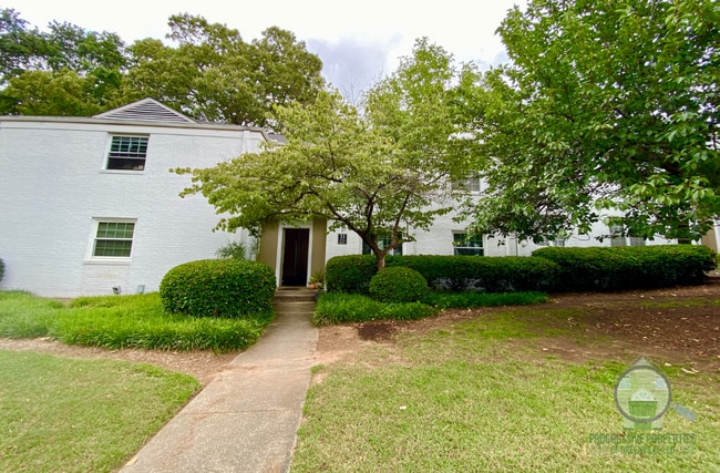 Building Photo - 100 Lewis Dr