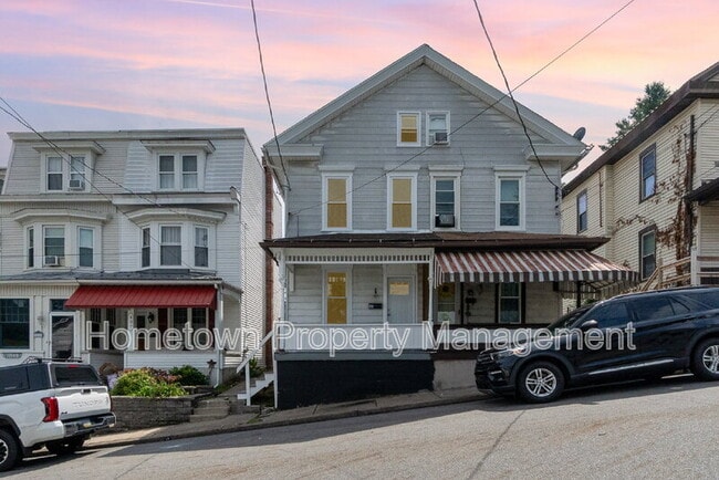 Building Photo - 609 Spruce St