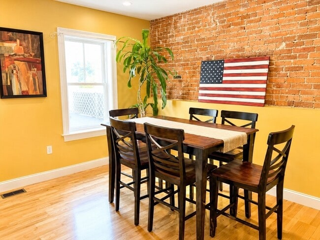Photo - 764 E 6th St Unidad 1
