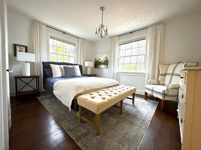 Photo - 1900 Lombardy Ave