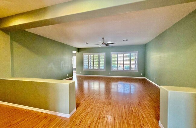5916 W Fetlock Trail