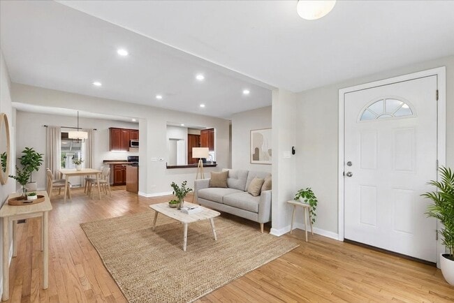 Photo - 255 N Happ Rd