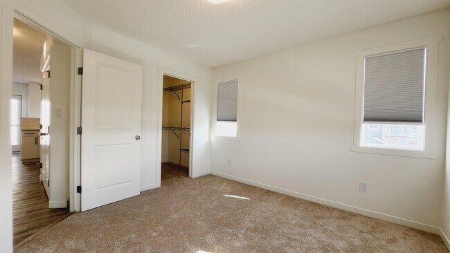Photo - 1530 Tamarack Blvd NW