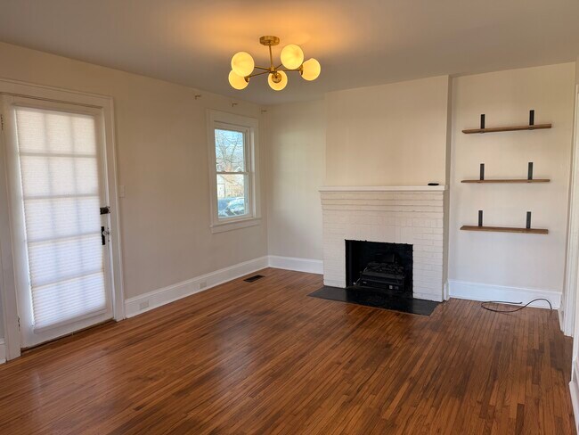 Photo - 822 Radford Pl