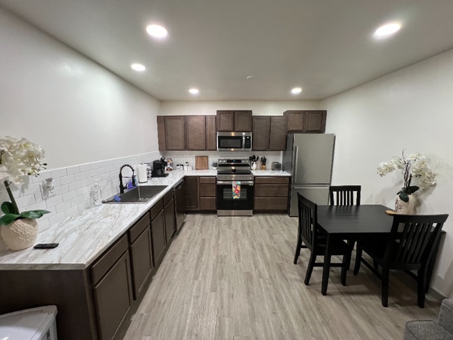 Photo - 534 Lee St Unidad 8