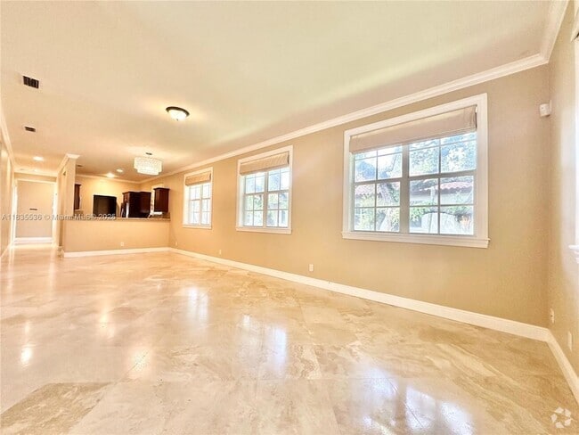 Building Photo - 483 Menendez Ave Unit 10 Rental