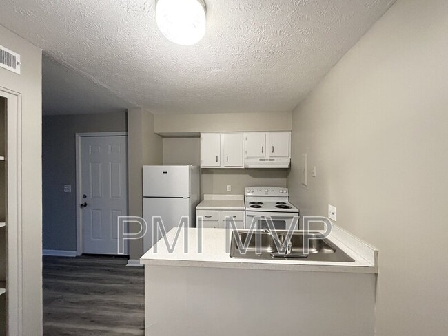 Photo - 834 Whitethorne Ave Unidad A Rental