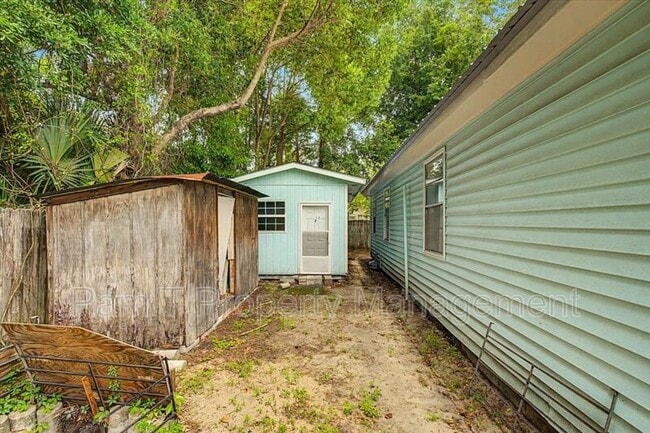 Photo - 212 W 58th St
