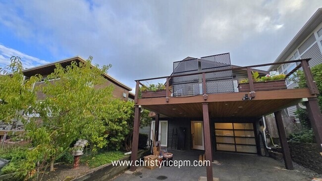 Photo - 609 13th Ave W