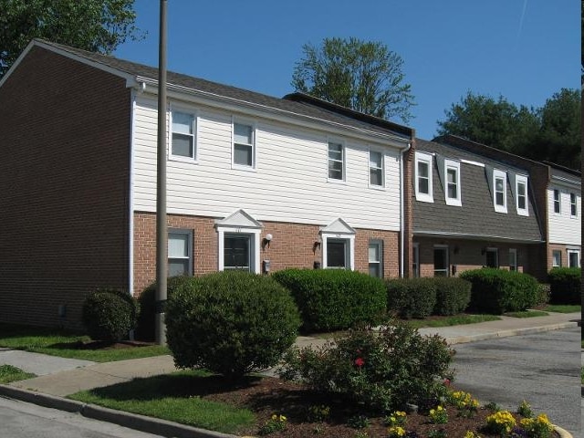 Hodges Ferry East Townhomes - Hodges Ferry East Townhomes