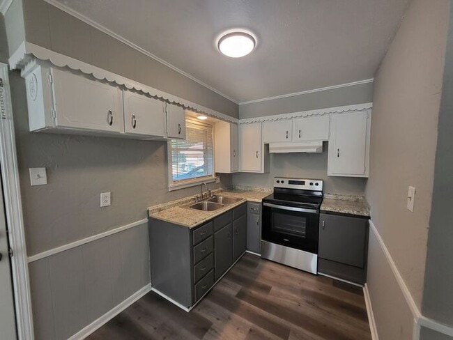 Photo - 1503 E Wells Ave