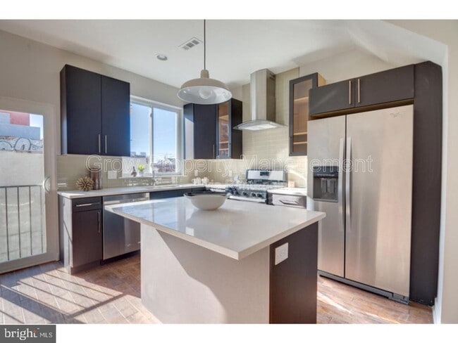 Building Photo - 1416 Parrish St Unit 2