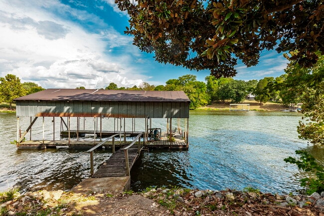 Photo - 194 Roberta Dr