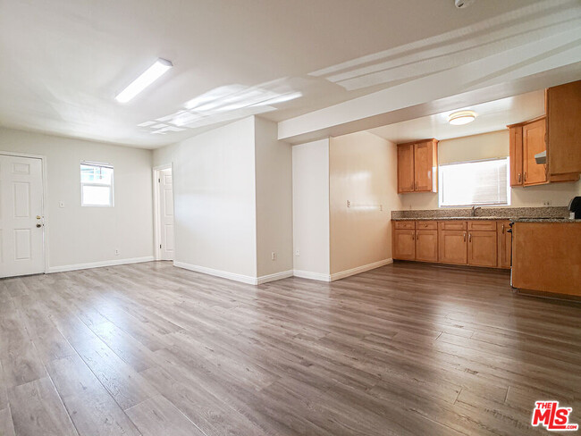 Building Photo - 354 S St Andrews Pl Rental