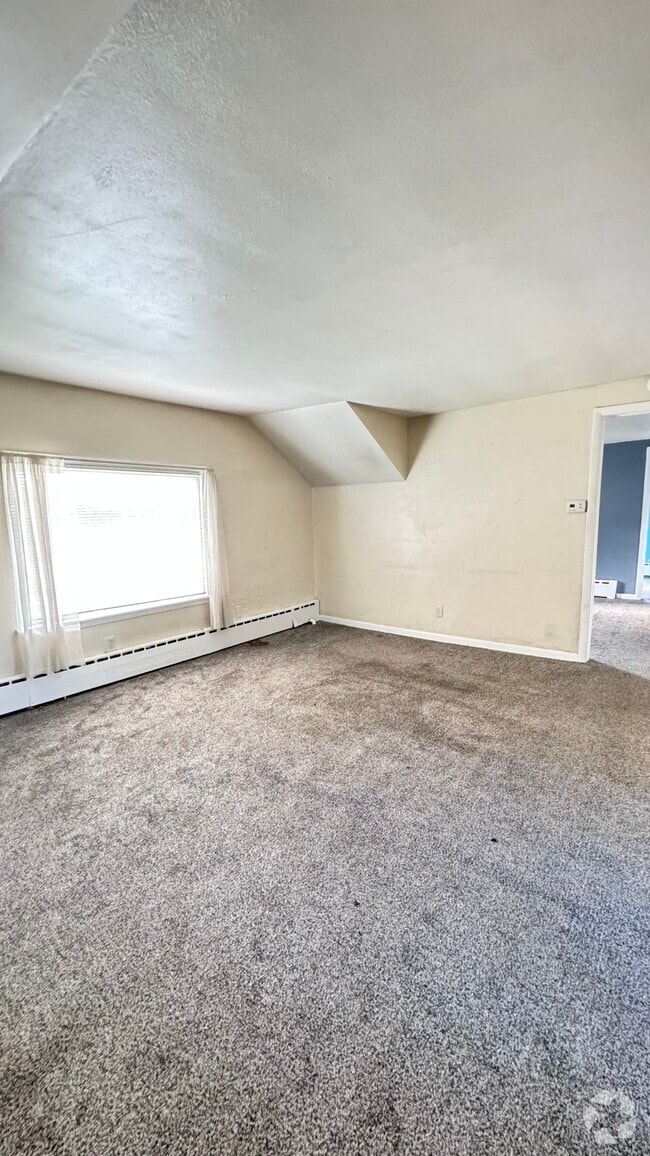 Building Photo - 180 Martin St Rental