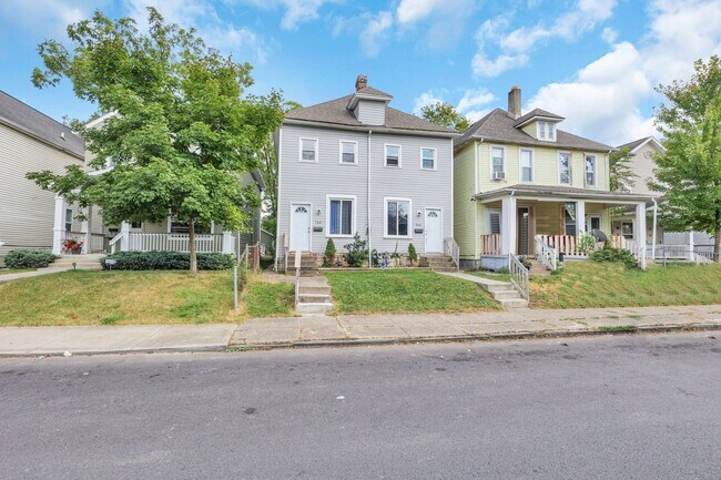 Photo - 964-966 Oakwood Ave Unit 964