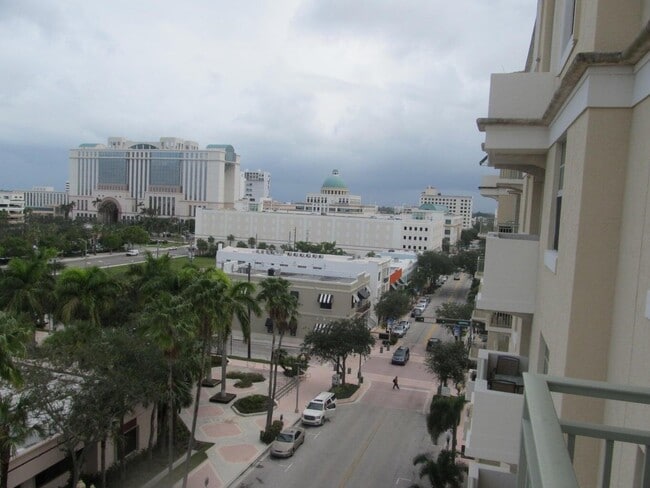 Photo - 610 Clematis St Unit 304