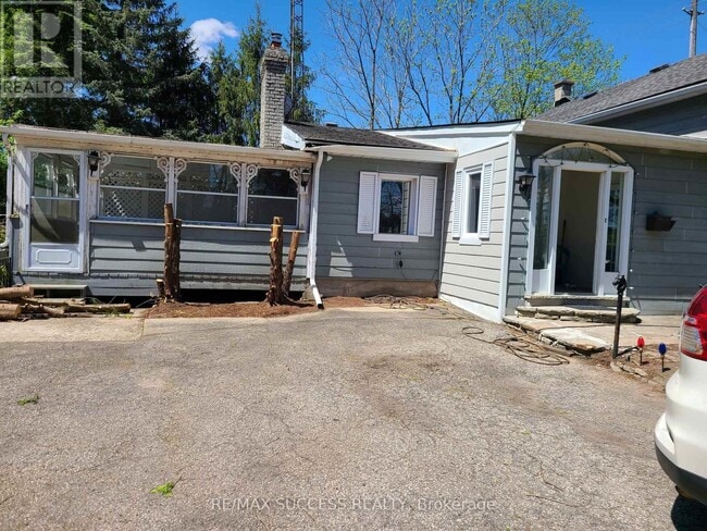 Photo - 687 New Dundee Rd