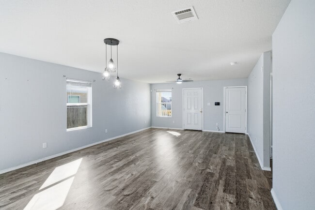 Photo - 8519 Cassia Cv