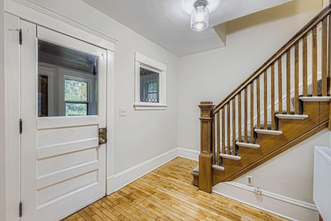 Photo - 2939 Russell Ave N