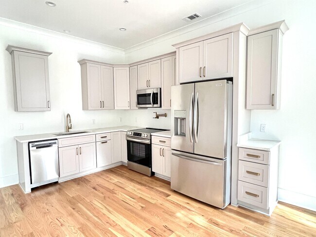 Photo - 120 E Duffy St Unit C