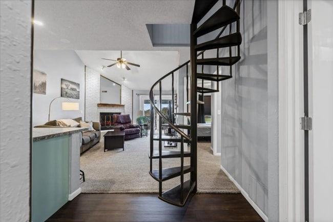 Photo - 2417 Hartford Rd