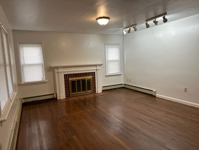 Photo - 704 Hogestown Rd