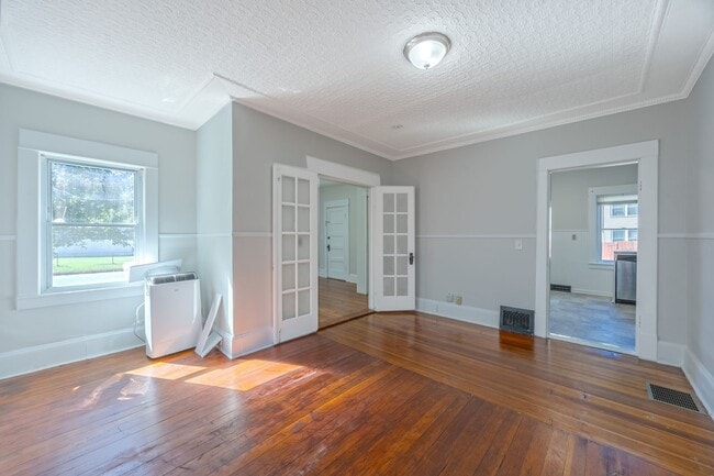 Photo - 182 Narragansett Blvd Unit First Floor